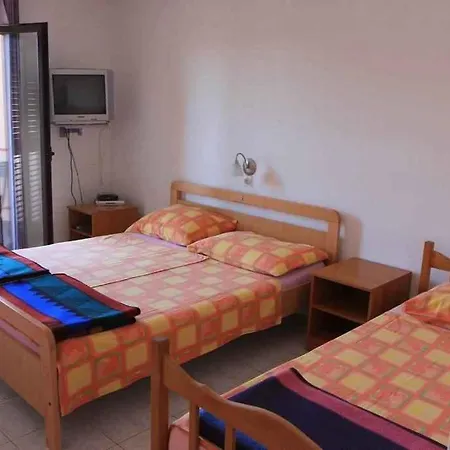 In Sv. Filip I Jakov 53823 * سفيتي فيليب ياكوف