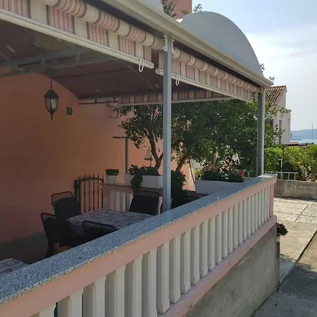 In Sv. Filip I Jakov 53823 سفيتي فيليب ياكوف