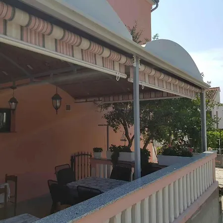 In Sv. Filip I Jakov 53823 Sveti Filip i Jakov